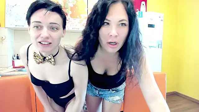 Victoria Panther online show from 11-30-25, 05:11