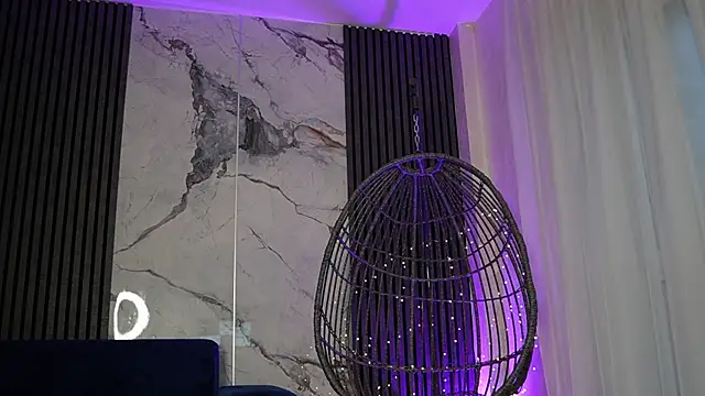 RachelRavee online show from 11-20-25, 05:18