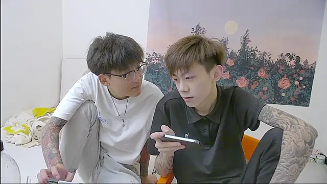Snapshot of KK-cuteboy chatting on 07-23-26, 12:47 KK-cuteboy online show from 07-23-26, 12:47