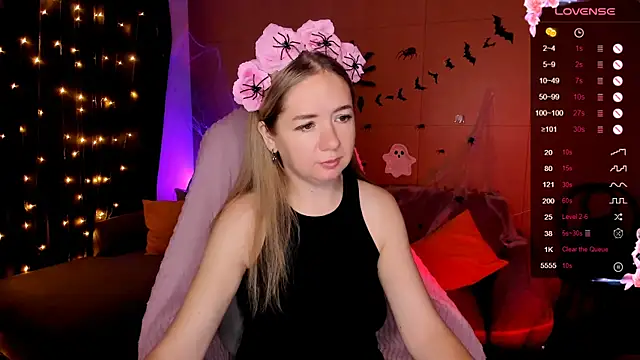 Evaa Braunn online show from 10-28-25, 02:15