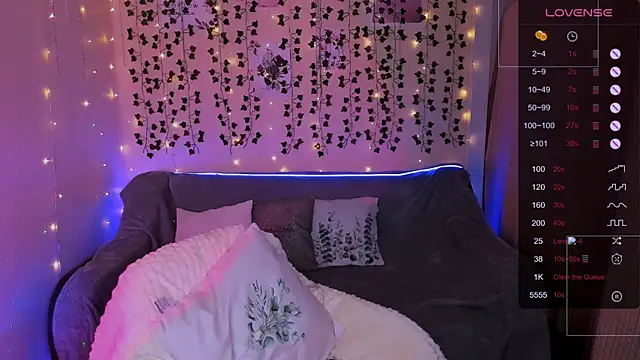 Snapshot of Evaa_Braunn chatting on 01-13-26, 02:17 Evaa Braunn online show from 01-13-26, 02:17