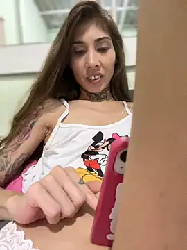 Snapshot of casalskunk chatting on 07-21-26, 02:03 casalskunk online show from 07-21-26, 02:03