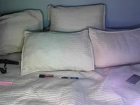 Snapshot of Bootyclit87xx chatting on 10-11-25, 03:54 Bootyclit87xx online show from 10-11-25, 03:54