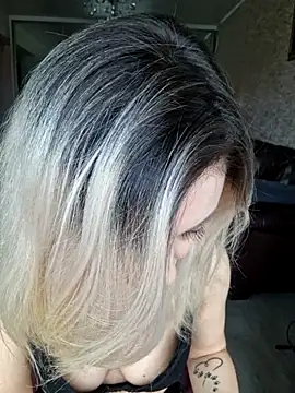 BritanyVegas online show from 11-28-25, 12:41