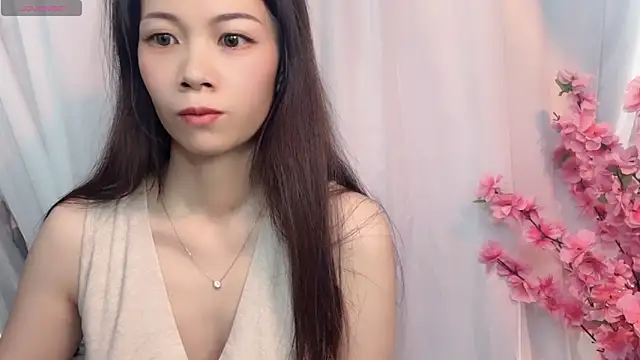 Snapshot of Lynnalltop-165-KeKe chatting on 10-16-25, 12:44 Lynnalltop-165-KeKe online show from 10-16-25, 12:44