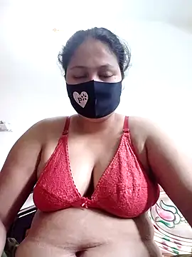 Diana 025 online show from 10-13-25, 02:11