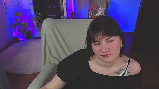 Snapshot of Vicki_Smile chatting on 10-17-25, 05:54 Vicki Smile online show from 10-17-25, 05:54