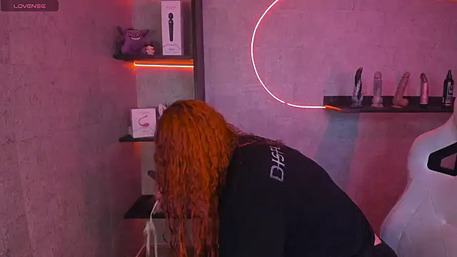 Snapshot of irisfeitan chatting on 10-23-25, 10:25 irisfeitan online show from 10-23-25, 10:25