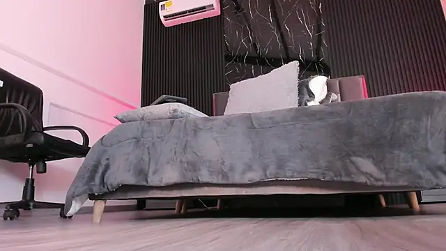 Miahsens online show from 12-15-25, 11:36