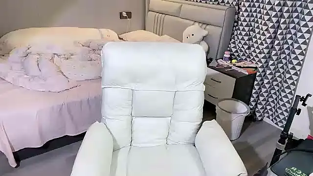 xiaoguaiss online show from 04-14-26, 04:13