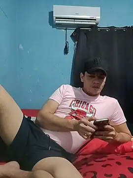 Snapshot of Aturo77 chatting on 11-18-25, 01:44 Aturo77 online show from 11-18-25, 01:44