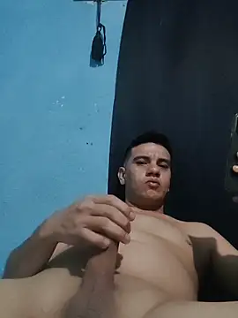 Snapshot of Aturo77 chatting on 11-28-25, 05:43 Aturo77 online show from 11-28-25, 05:43