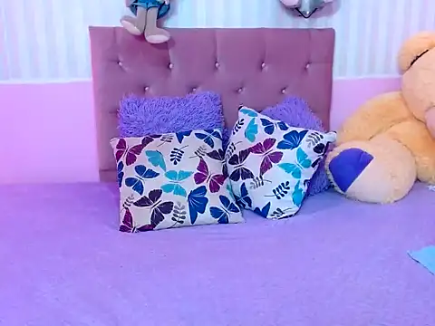 zara cute online show from 10-22-25, 12:05