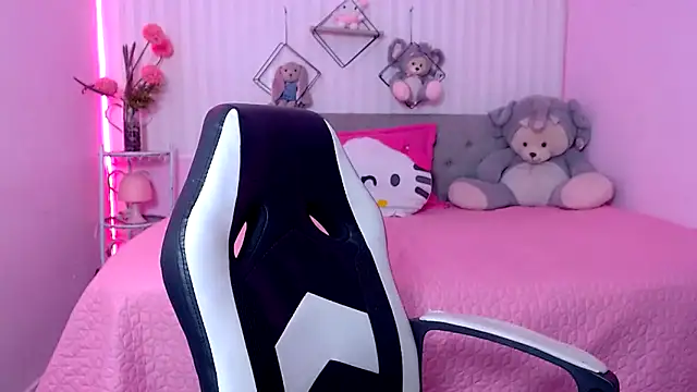 zara cute online show from 04-16-26, 12:06