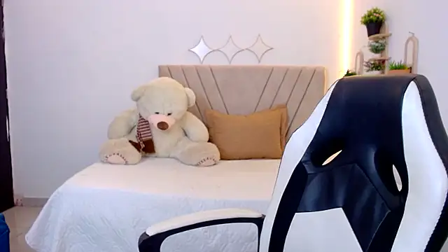 Snapshot of zara_cute chatting on 07-11-26, 12:08 zara cute online show from 07-11-26, 12:08