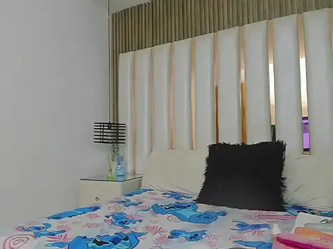 AmbarGills online show from 10-18-25, 01:12