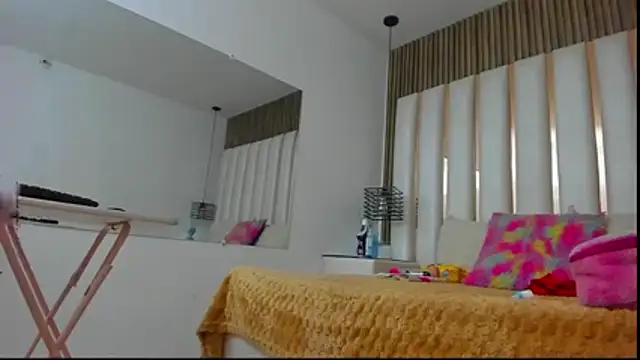 AmbarGills online show from 11-10-25, 01:10