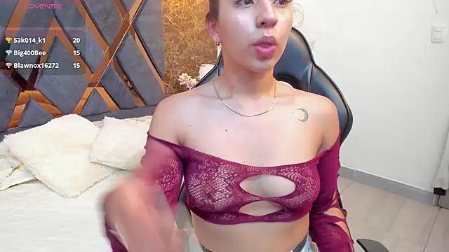 Vittoria Conti  online show from 11-04-25, 05:12