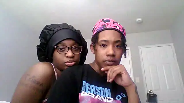 Snapshot of dezzidavill chatting on 02-09-26, 03:16 dezzidavill online show from 02-09-26, 03:16