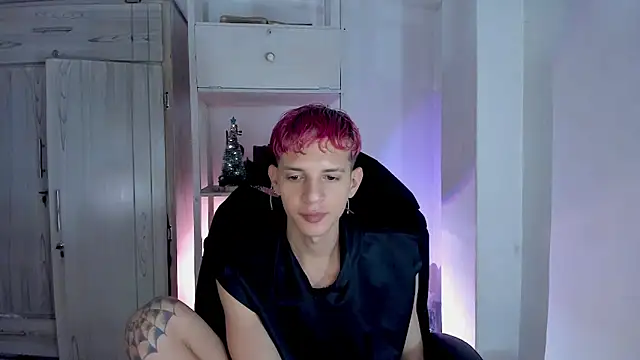 Snapshot of tylernova chatting on 12-18-25, 03:45 tylernova online show from 12-18-25, 03:45