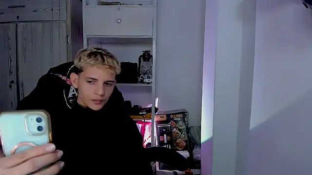 Snapshot of tylernova chatting on 01-17-26, 03:44 tylernova online show from 01-17-26, 03:44