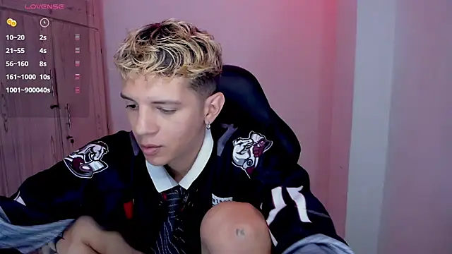 Snapshot of tylernova chatting on 03-03-26, 03:45 tylernova online show from 03-03-26, 03:45