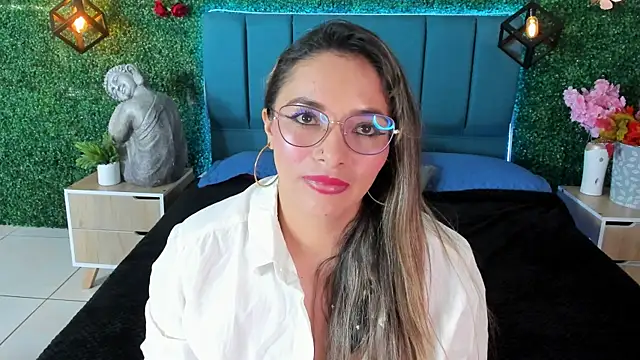 Kiaraa88 online show from 07-21-26, 08:00