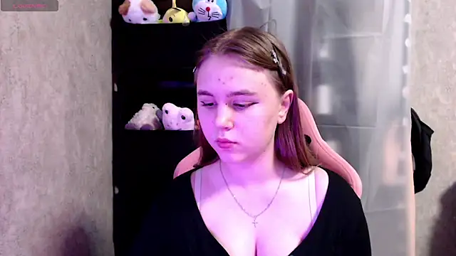 Lucille Lighter online show from 10-20-25, 02:39
