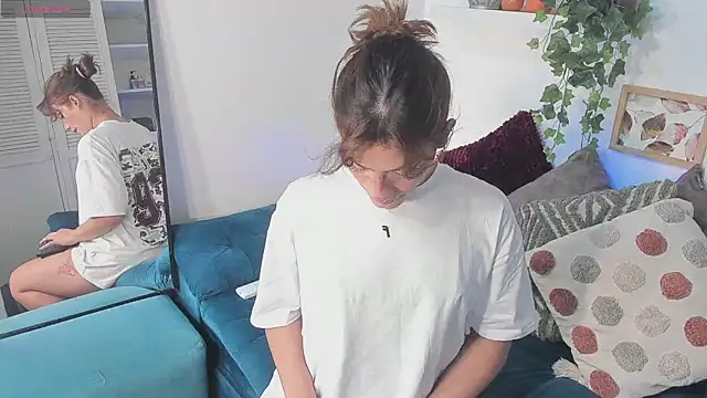 Snapshot of KassMonroe chatting on 12-05-25, 08:38 KassMonroe online show from 12-05-25, 08:38