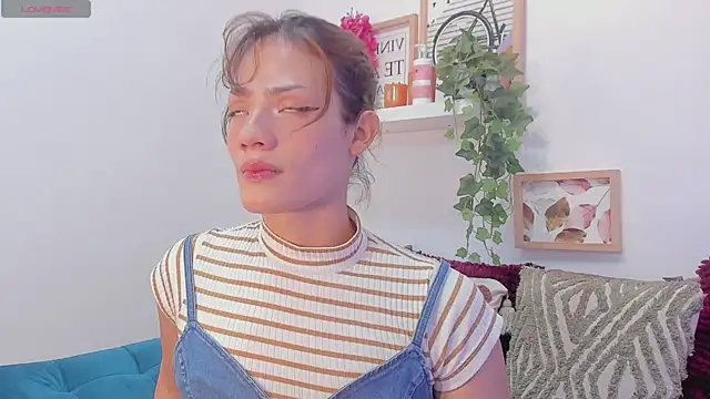 Snapshot of KassMonroe chatting on 12-20-25, 08:05 KassMonroe online show from 12-20-25, 08:05