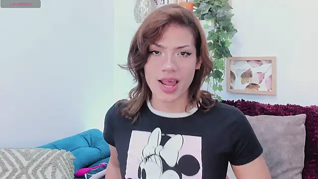 Snapshot of KassMonroe chatting on 12-22-25, 08:17 KassMonroe online show from 12-22-25, 08:17