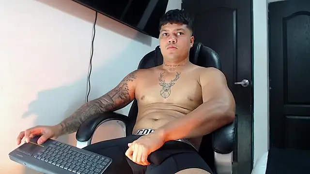 Boyhot 00 online show from 11-07-25, 01:33