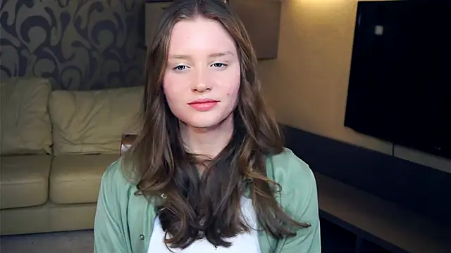 Snapshot of SunRinglein chatting on 10-15-25, 04:18 SunRinglein online show from 10-15-25, 04:18