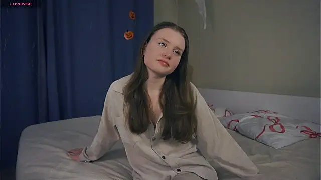 Snapshot of SunRinglein chatting on 11-13-25, 07:02 SunRinglein online show from 11-13-25, 07:02