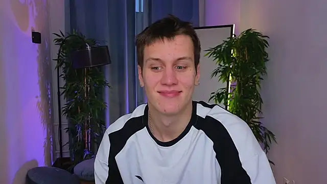 hun1er steele online show from 10-16-25, 01:12