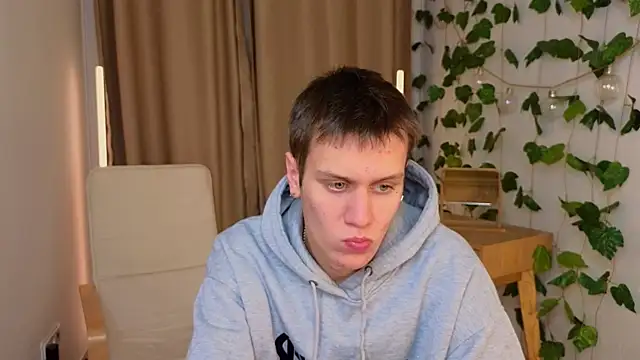 hun1er steele online show from 10-20-25, 03:56