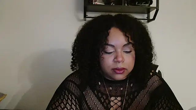 KalaniRose online show from 10-28-25, 06:17