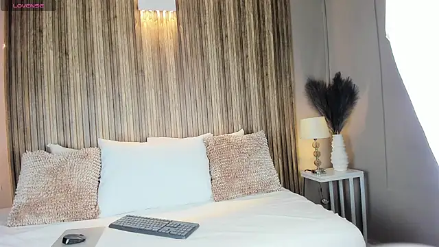 VanneCamiel online show from 11-07-25, 11:43