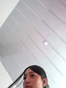 Snapshot of __Lorelain__ chatting on 10-25-25, 04:13 Lorelain online show from 10-25-25, 04:13