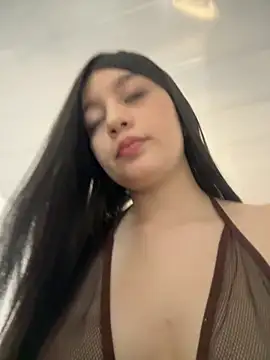 Snapshot of __Lorelain__ chatting on 12-05-25, 09:00 Lorelain online show from 12-05-25, 09:00