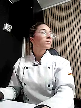 Sara Roades online show from 10-21-25, 01:34