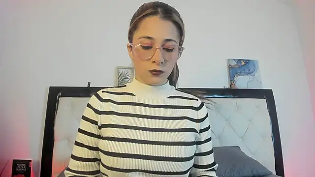 Sara Roades online show from 10-30-25, 09:37