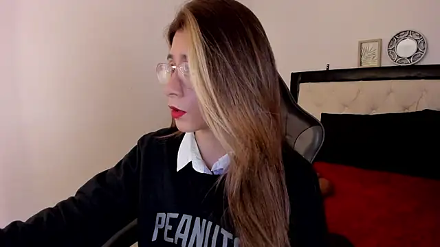 Sara Roades online show from 11-27-25, 08:55