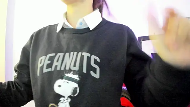 Sara Roades online show from 11-28-25, 08:00