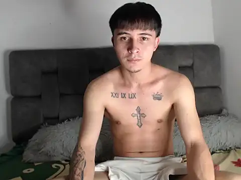 Snapshot of Pablokenned chatting on 10-25-25, 03:58 Pablokenned online show from 10-25-25, 03:58