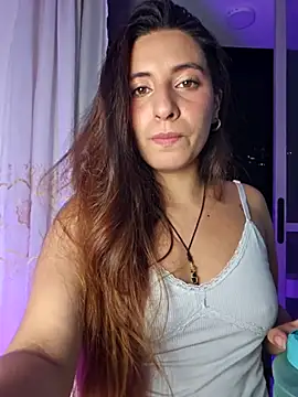 Snapshot of Meganthomson chatting on 04-29-26, 12:48 Meganthomson online show from 04-29-26, 12:48