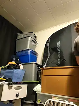 Snapshot of Akdecline chatting on 10-29-25, 08:05 Akdecline online show from 10-29-25, 08:05