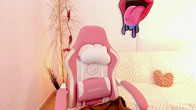 EmmaMyers1 online show from 10-24-25, 11:01