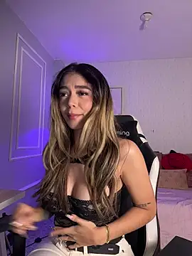 Snapshot of HoneyMollyX chatting on 01-09-26, 01:03 HoneyMollyX online show from 01-09-26, 01:03