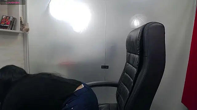 YaraXCox online show from 02-28-26, 04:02